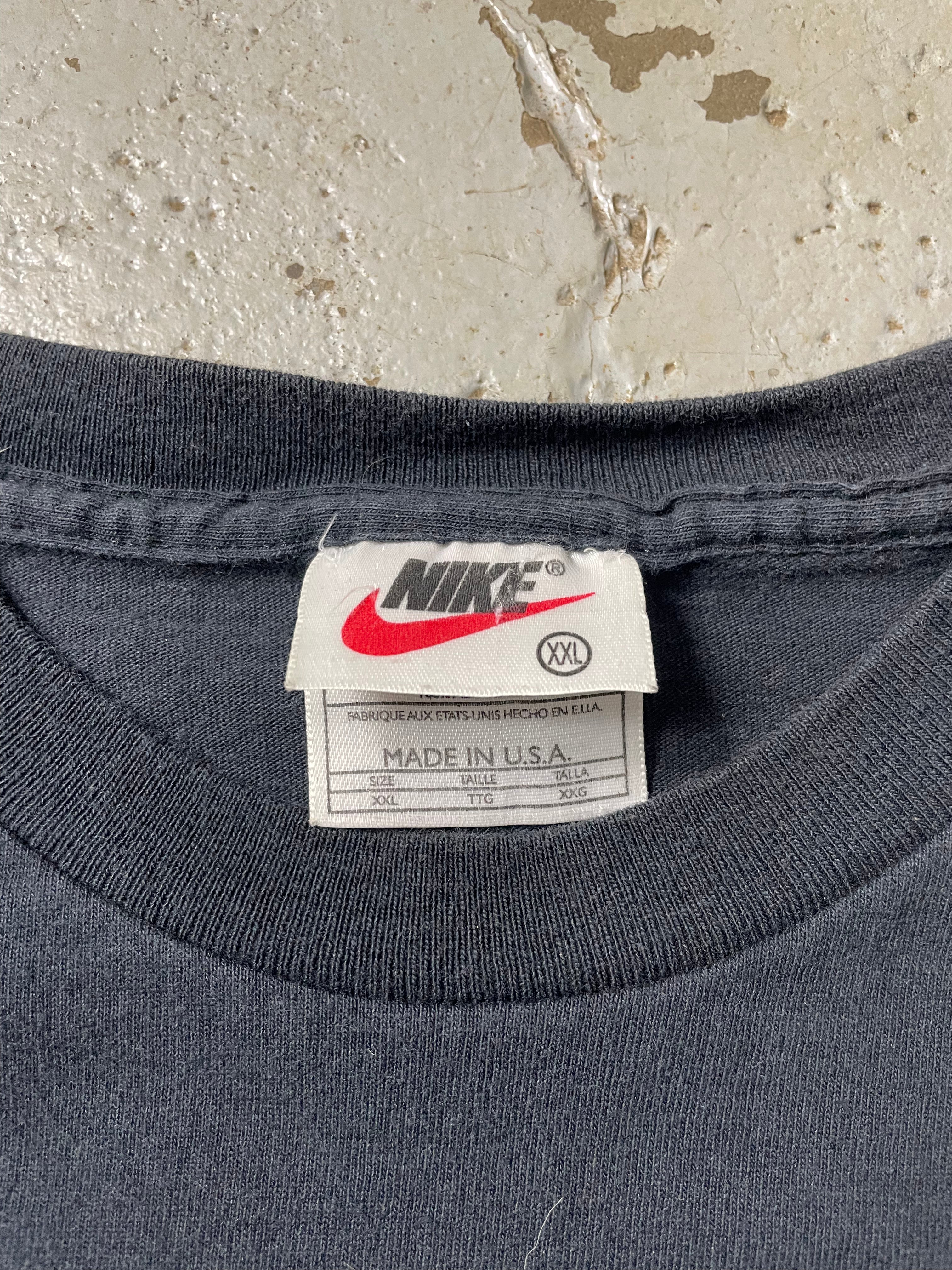 VINTAGE NIKE TEE