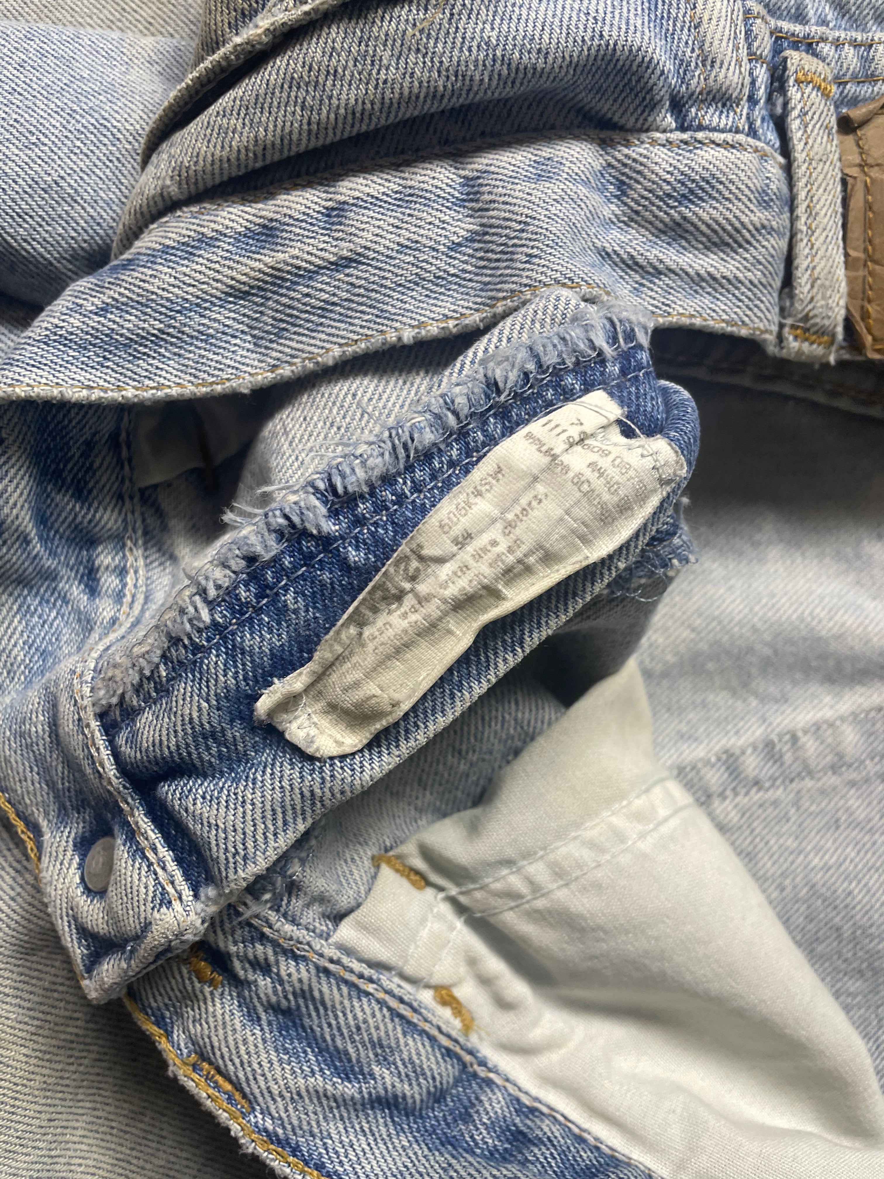 90s WRANGLER DISTRESSED JEAN SHORTS