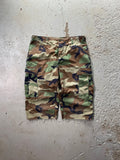 VINTAGE MILITARY CAMO CARGO SHORTS - RAW HEM - M
