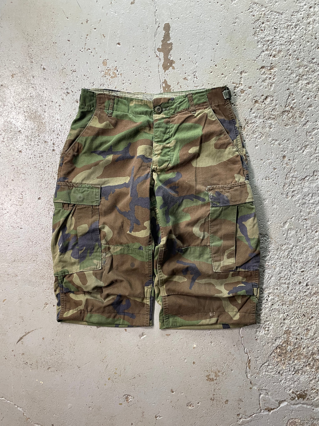 VINTAGE MILITARY CAMO CARGO SHORTS - S