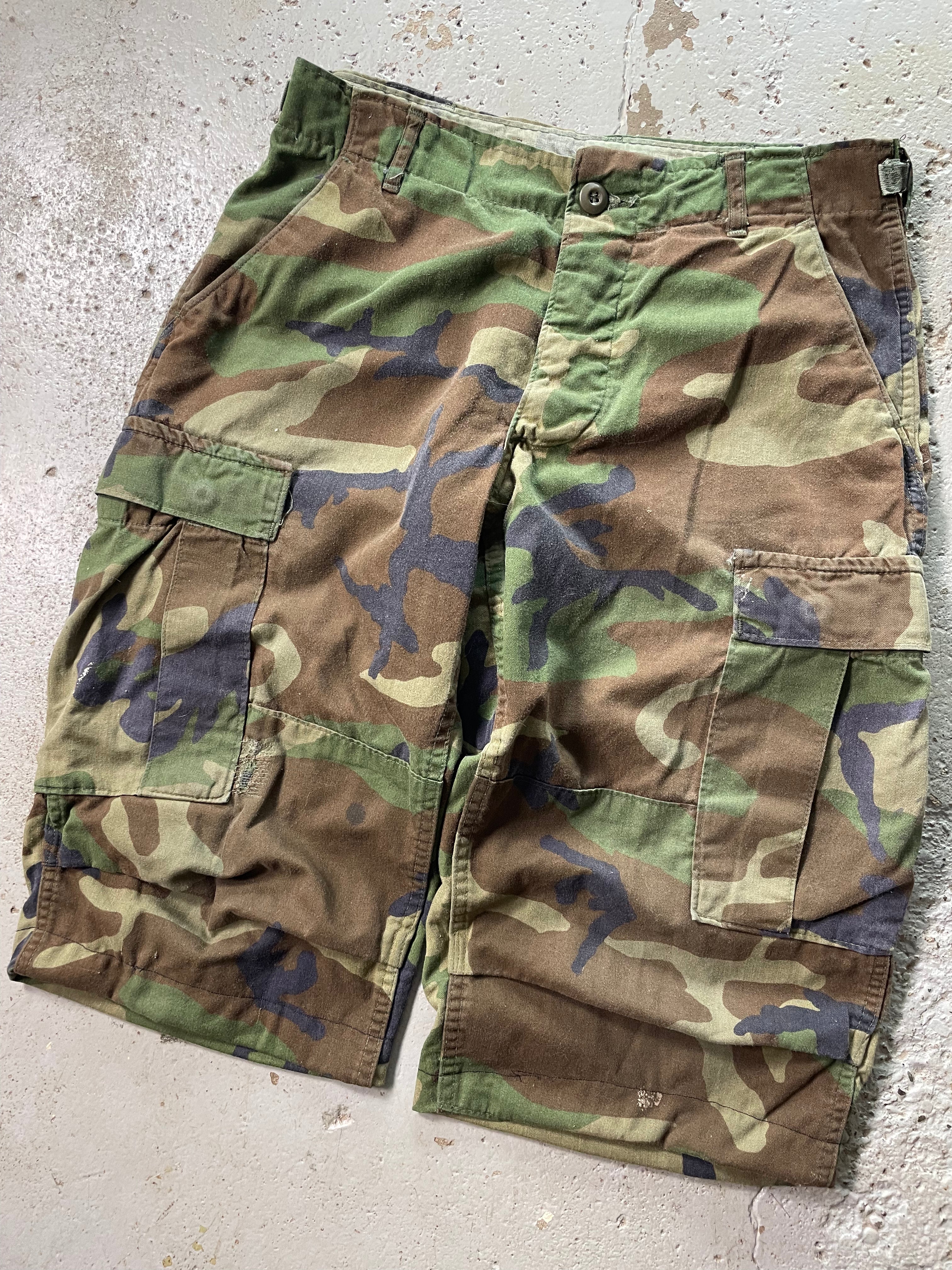 VINTAGE MILITARY CAMO CARGO SHORTS - S