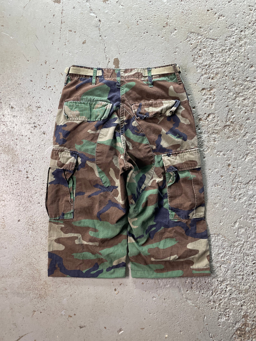 VINTAGE MILITARY CAMO CARGO SHORTS