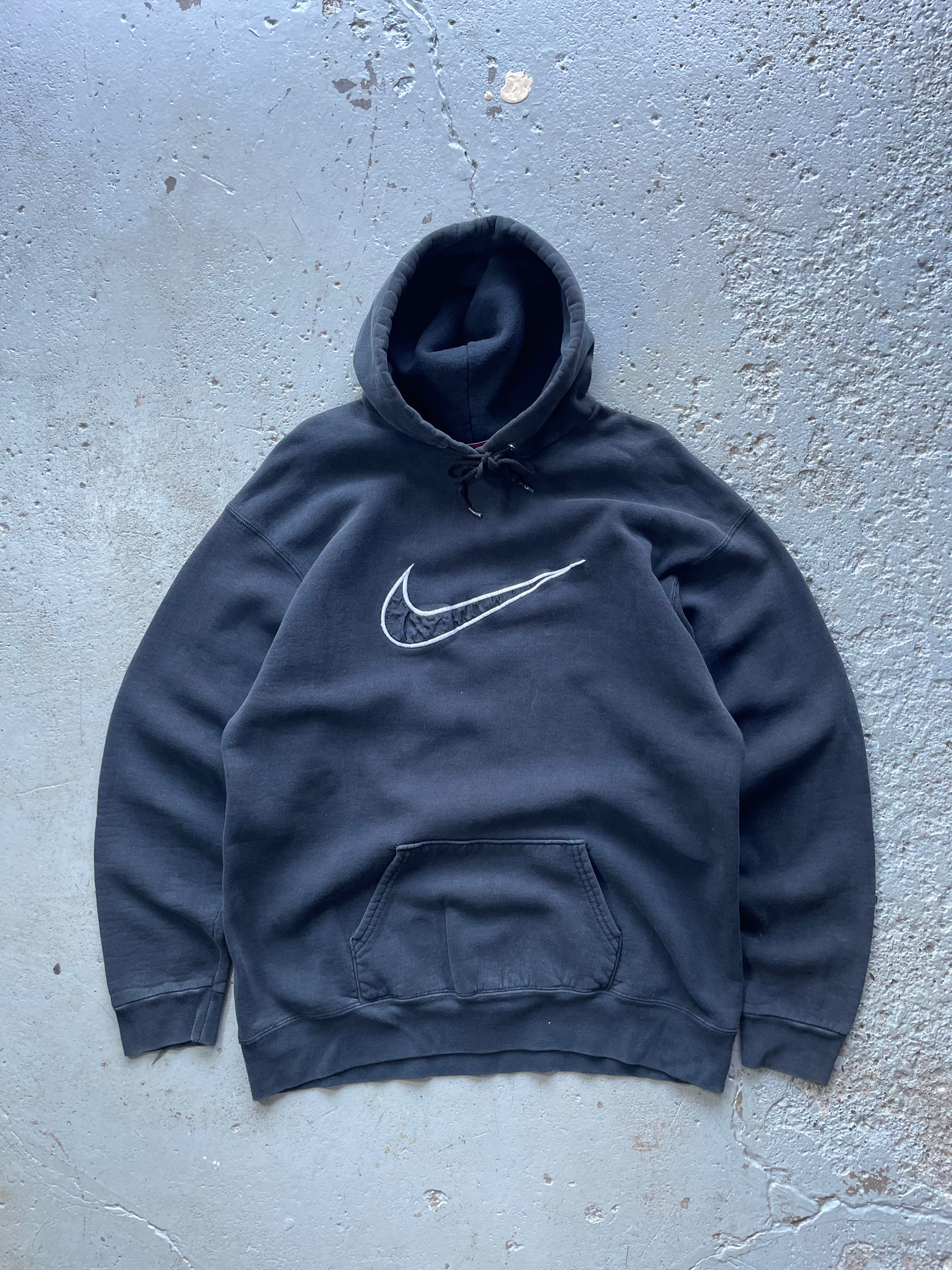 VINTAGE BLACK NIKE HOODIE