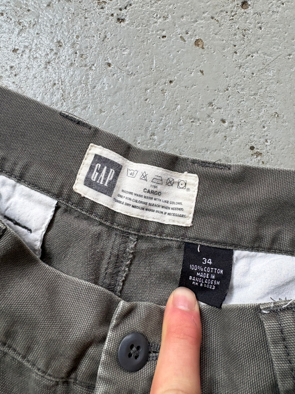 VINTAGE GAP GREEN CARGO SHORTS
