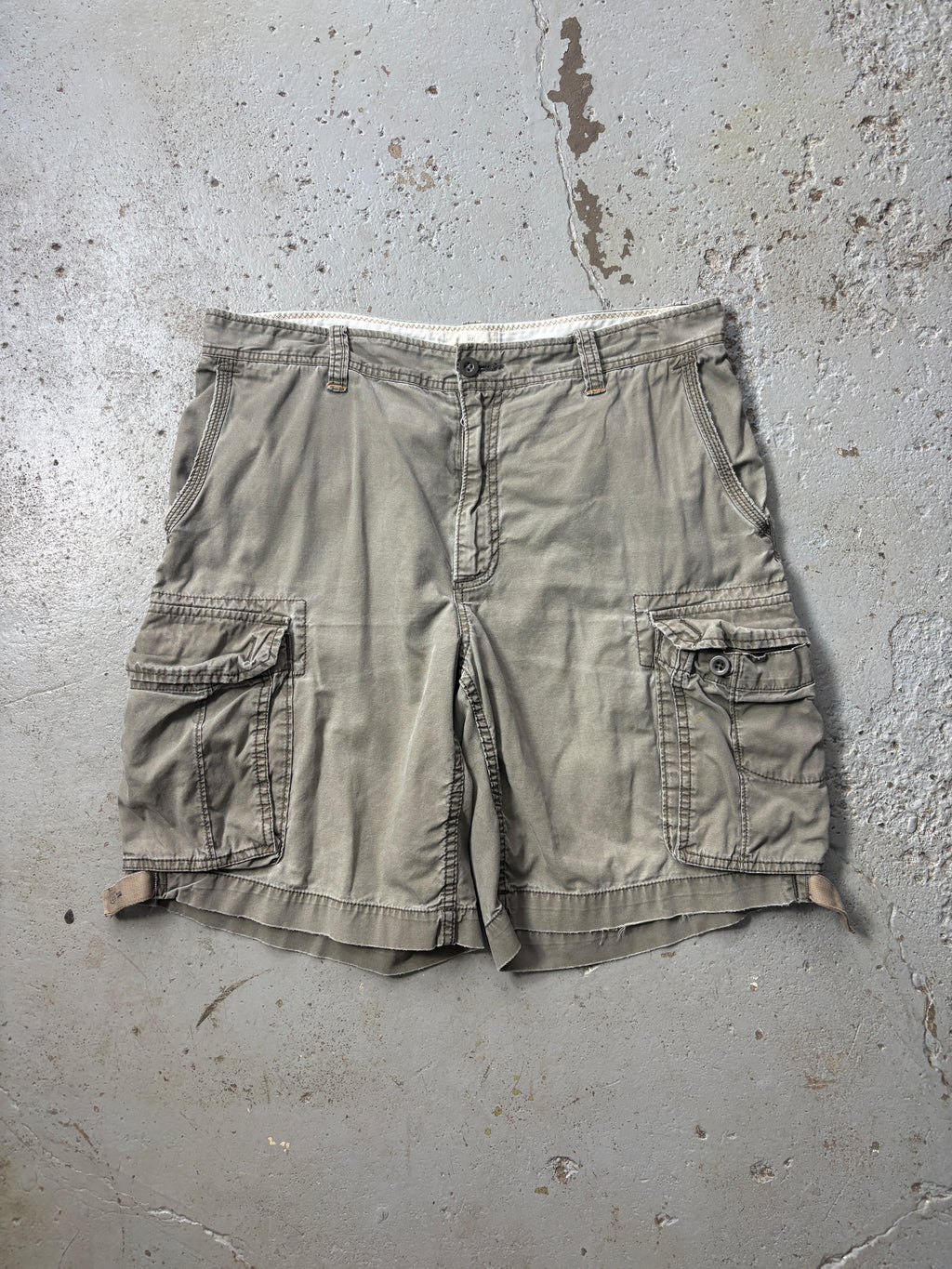 VINTAGE GAP FADED CARGO SHORTS