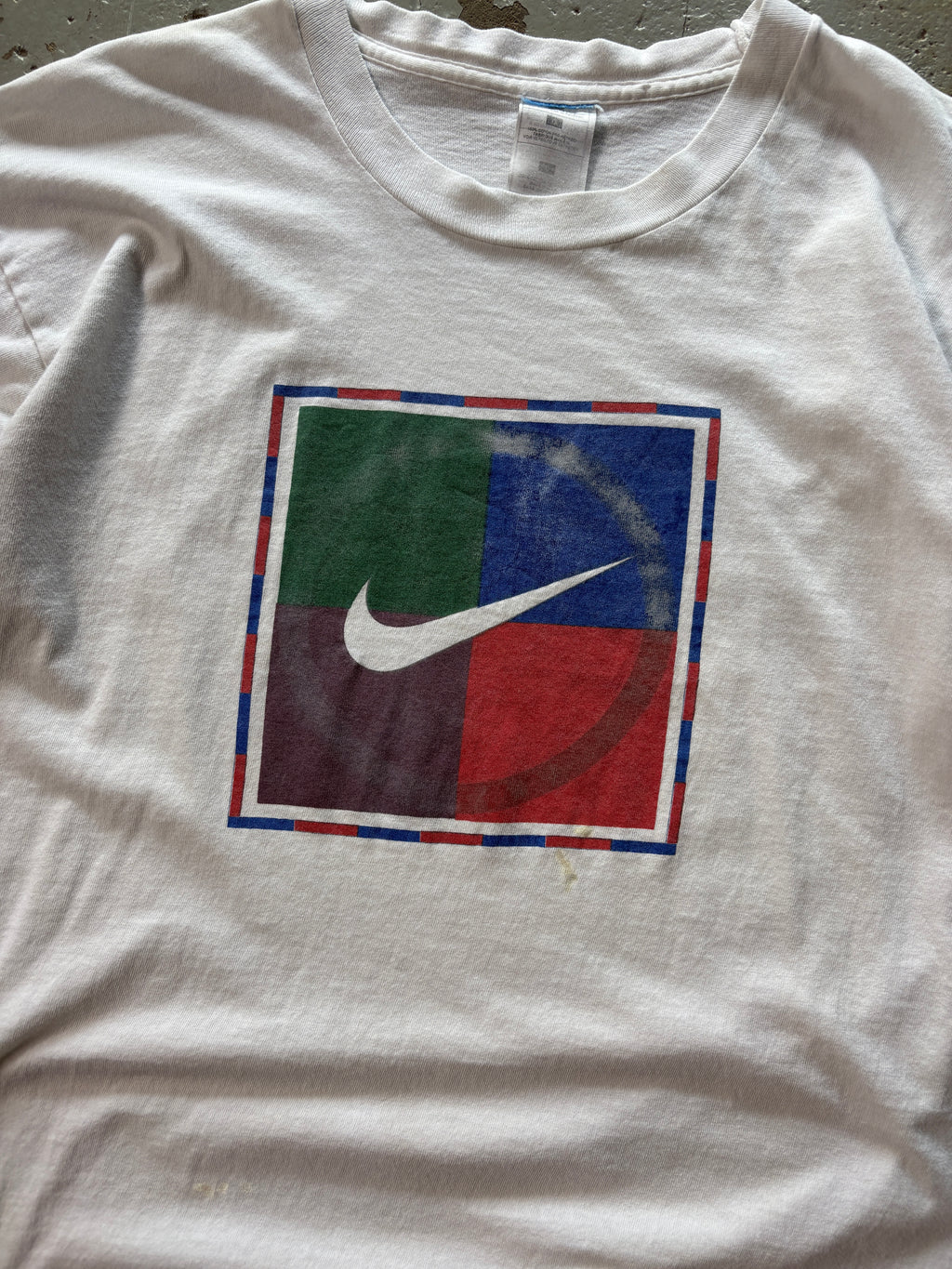 VINTAGE NIKE WHITE TEE