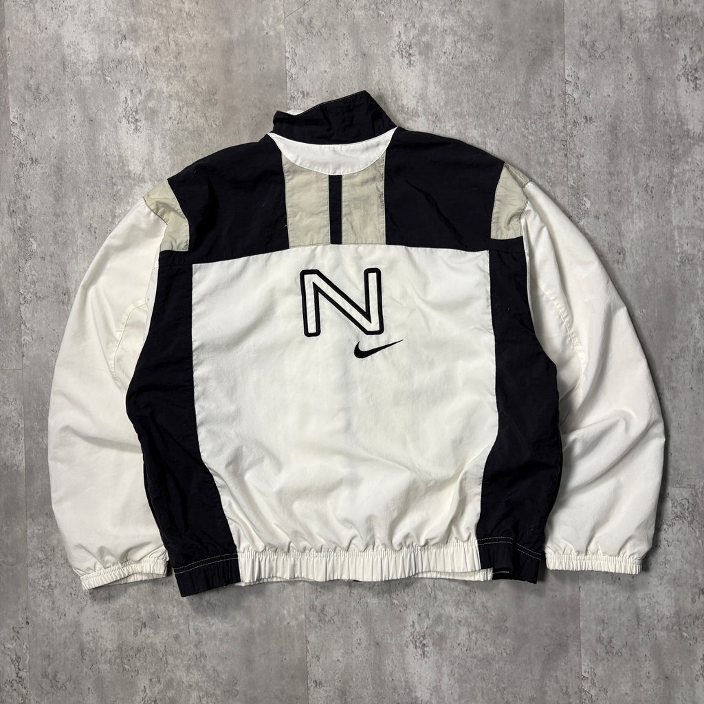 VINTAGE NIKE WINDBREAKER