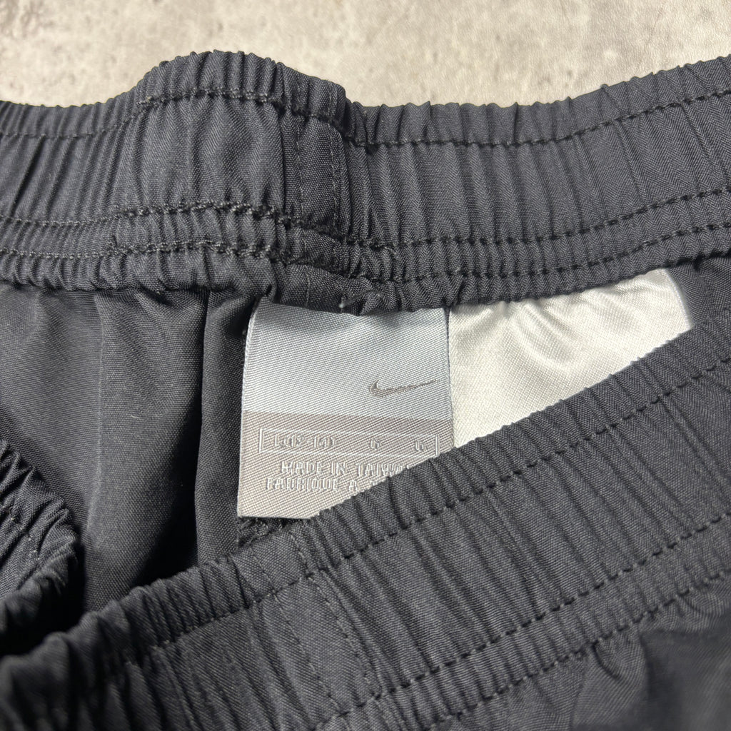 VINTAGE NIKE TRACK SHORTS