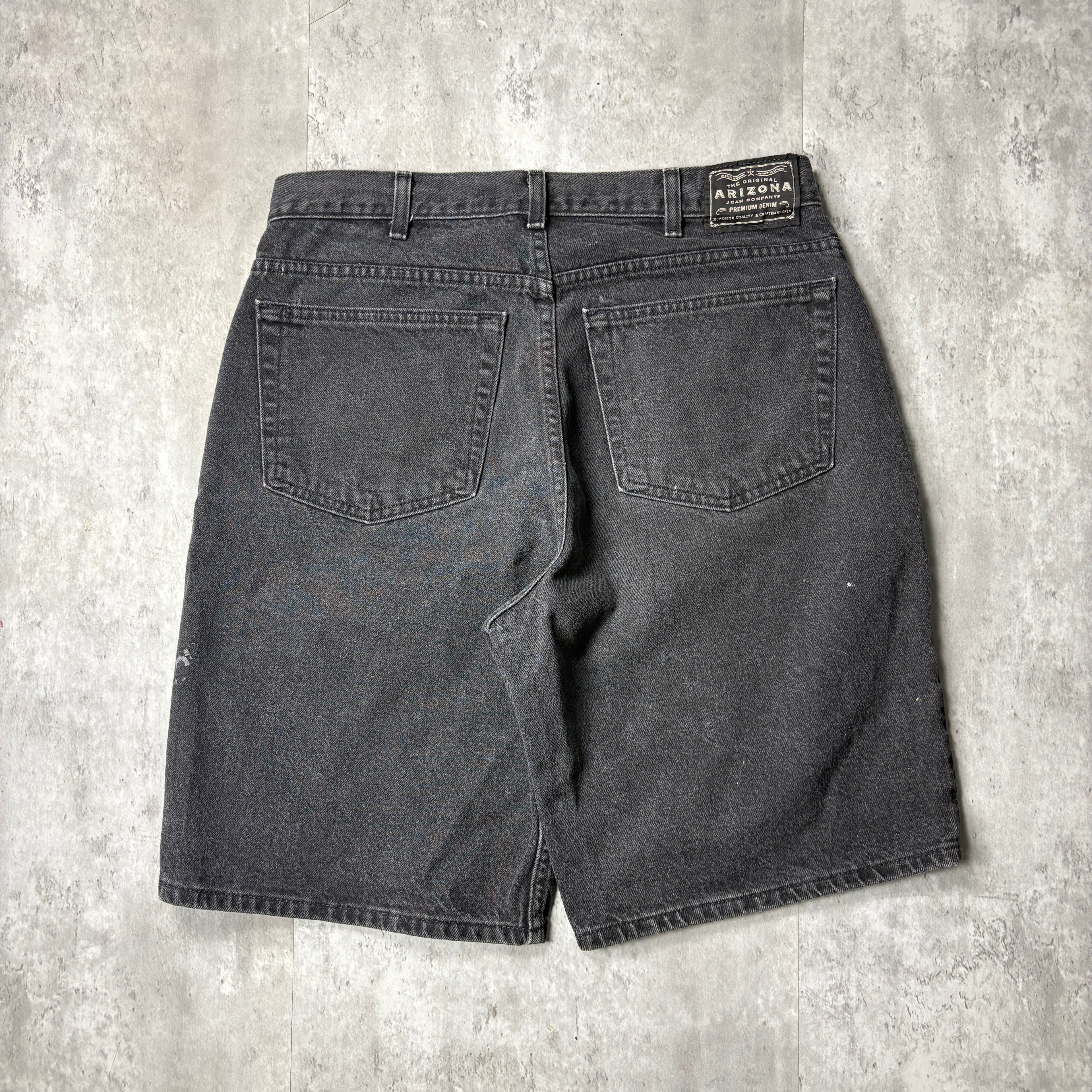 VINTAGE BLACK JEAN SHORTS