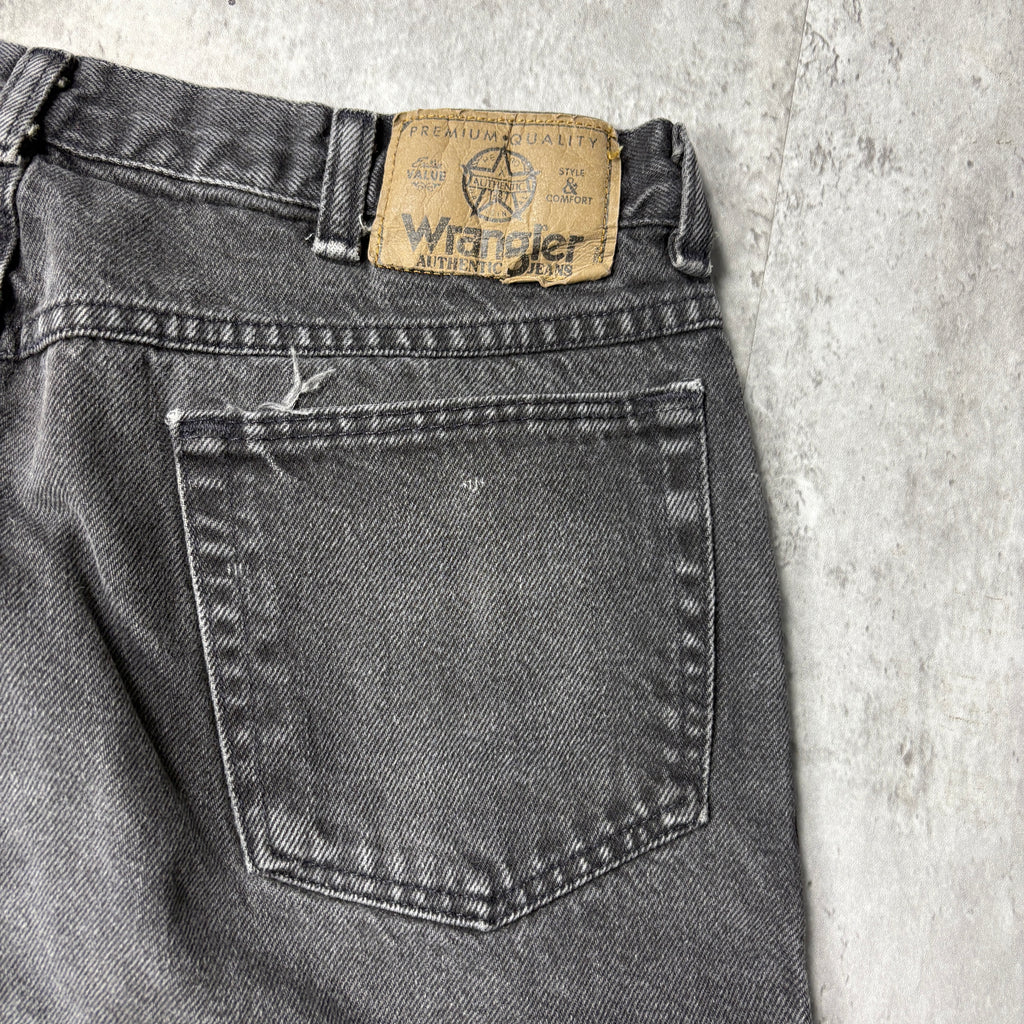 VINTAGE FADED BLACK JEAN SHORTS