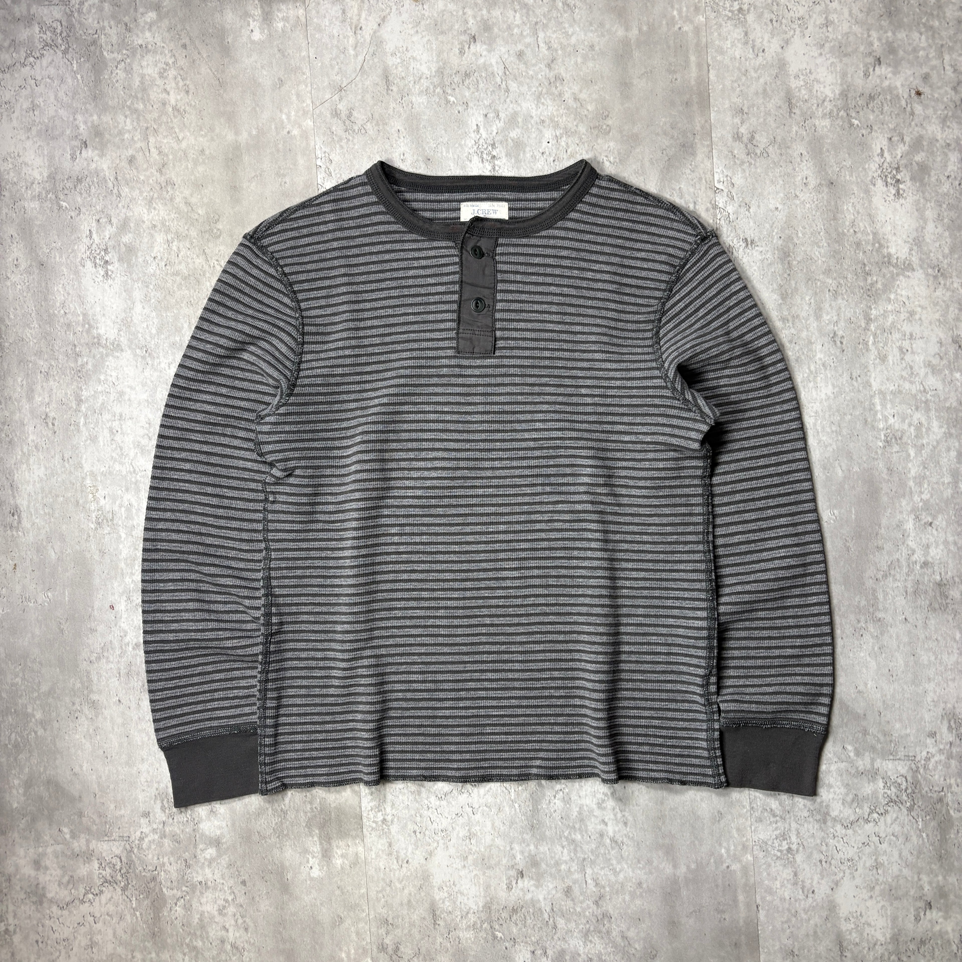 VINTAGE GRAY STRIPED HENLEY LONG SLEEVE
