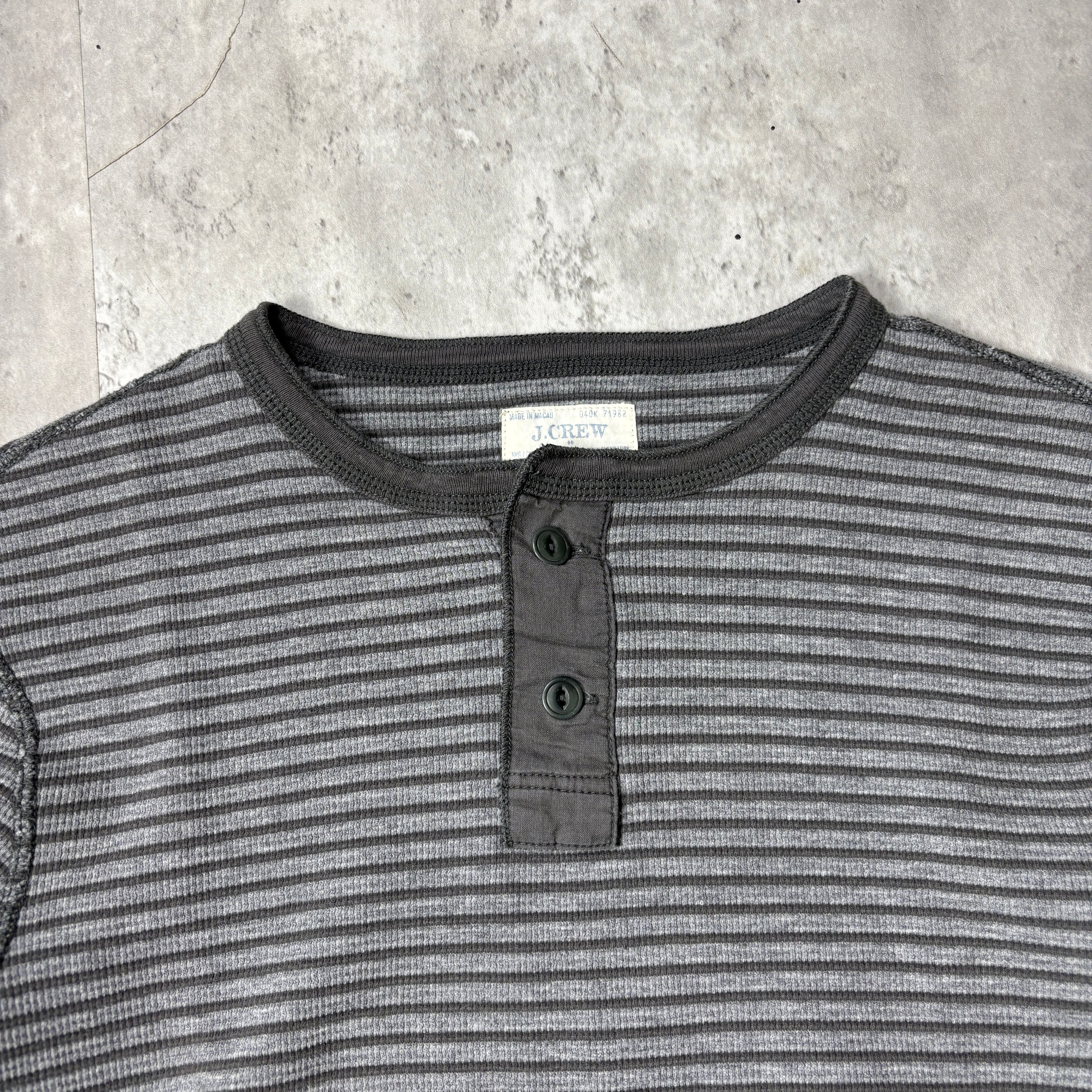 VINTAGE GRAY STRIPED HENLEY LONG SLEEVE