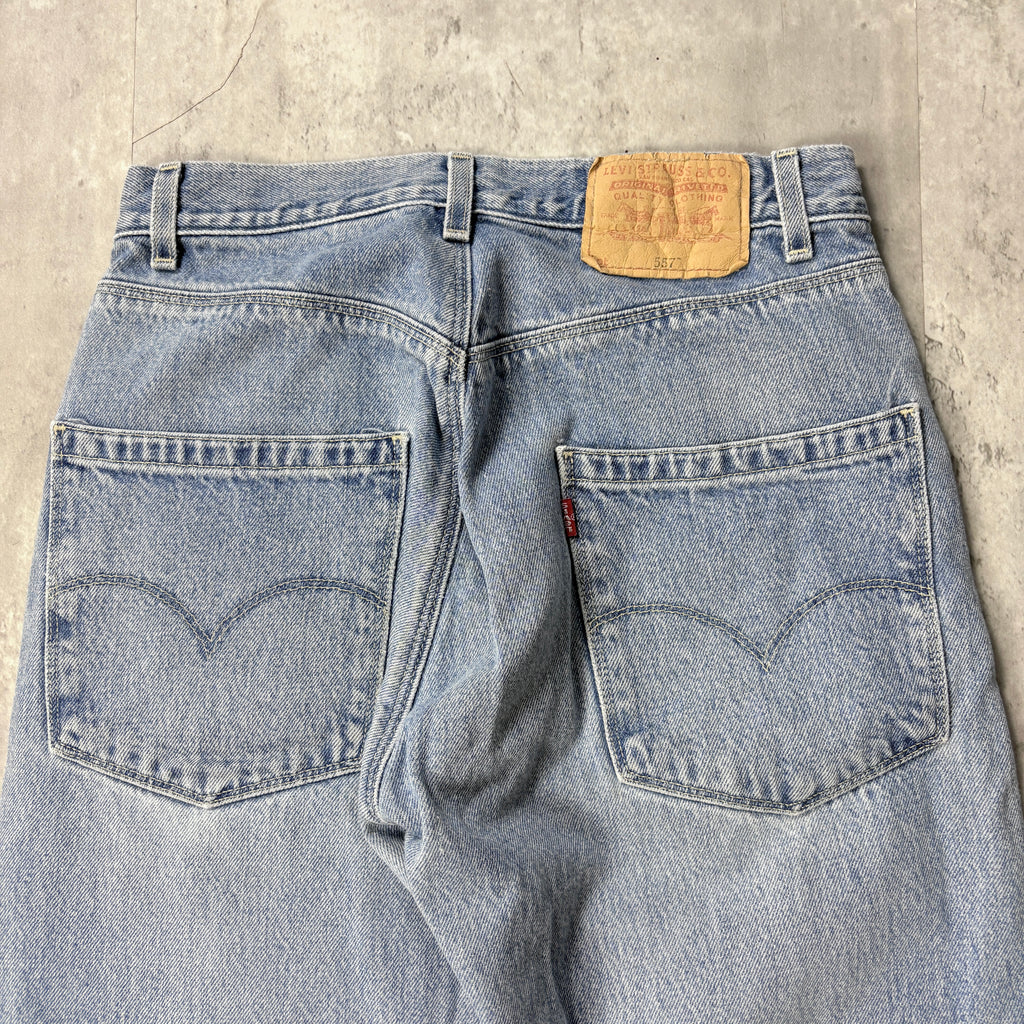 VINTAGE LEVI'S 557 BOOTCUT JEANS