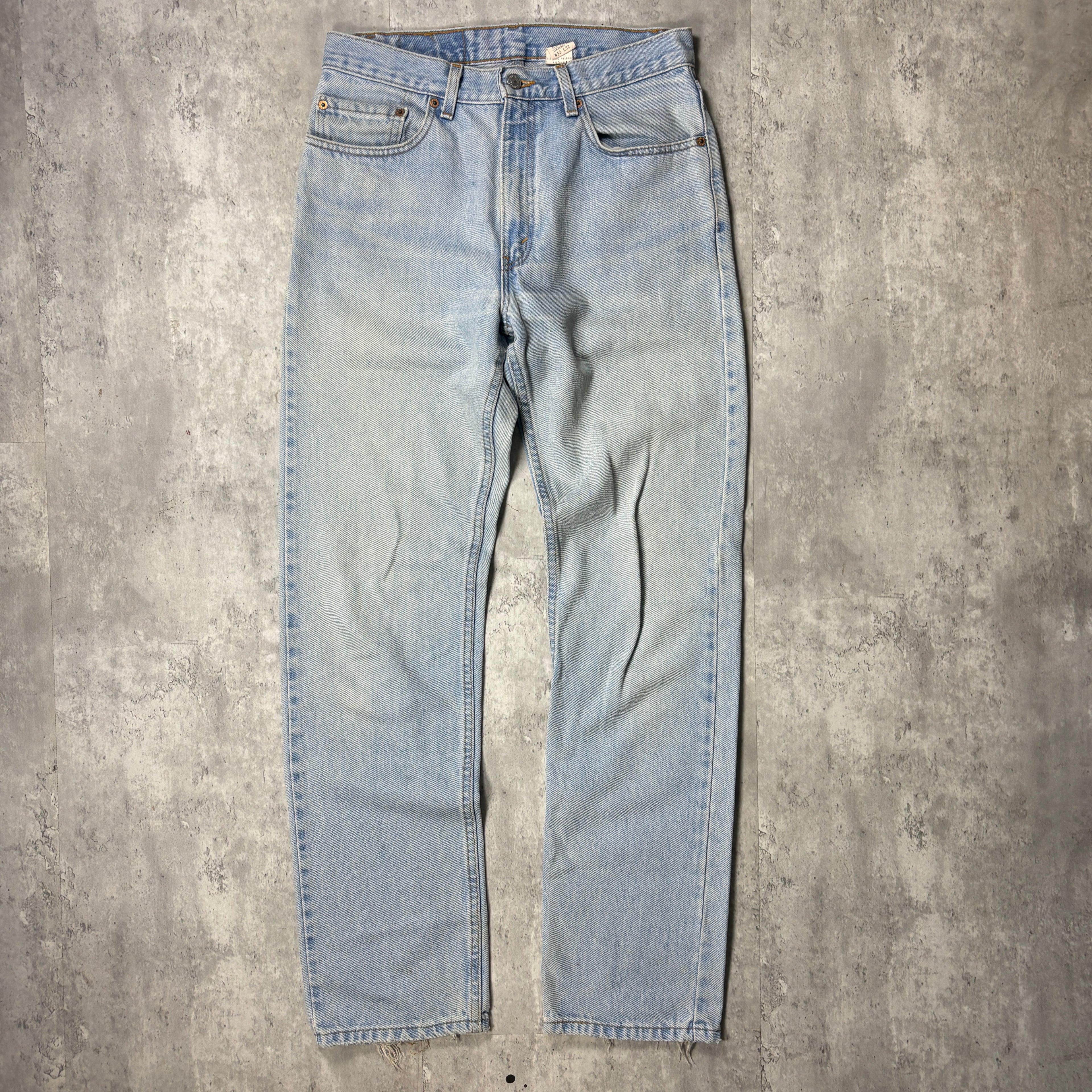 VINTAGE LEVIS 505 JEANS
