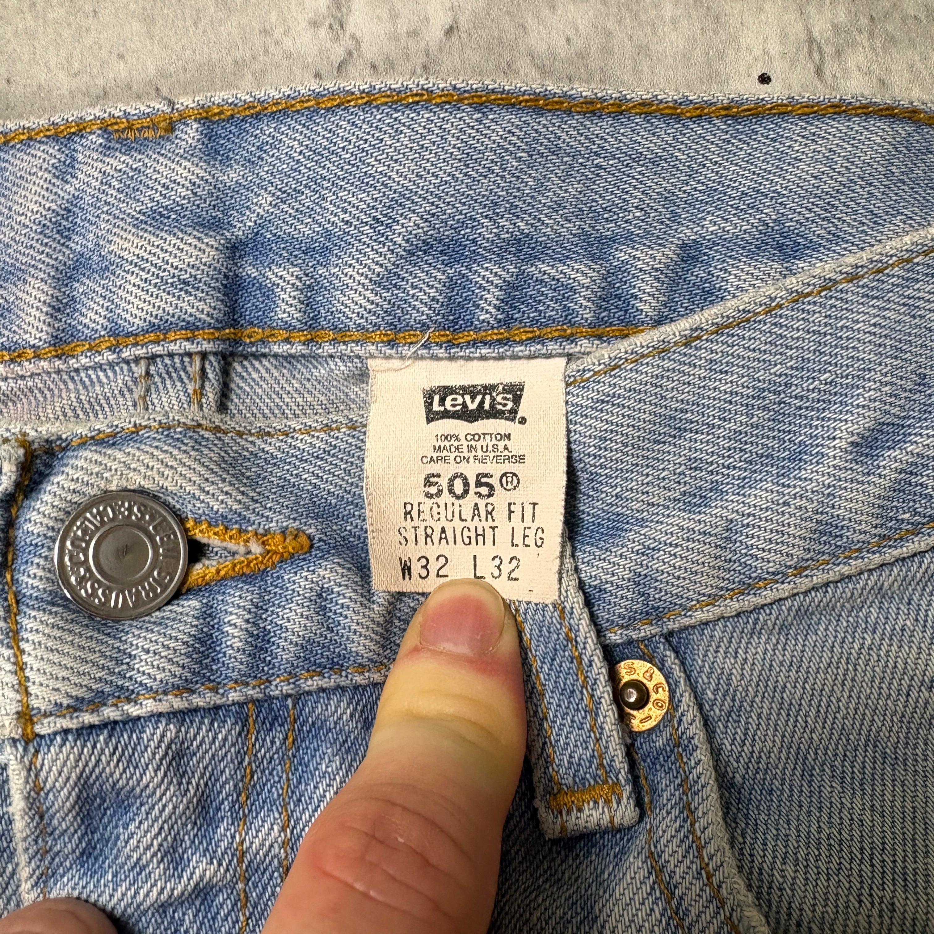 VINTAGE LEVIS 505 JEANS